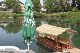 Neobične lađe čekaju turiste u Sanskom Mostu
