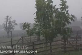 Nevrijeme i u Srbiji: Vjetar lomio drveće u Loznici, Čačak se bijelio