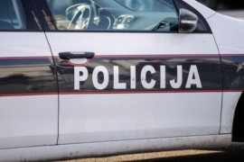 Na kuću bačena eksplozivna naprava