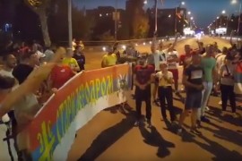 Protest ispred zgrade Vlade Crne Gore: "Ostaćemo cijelu noć"