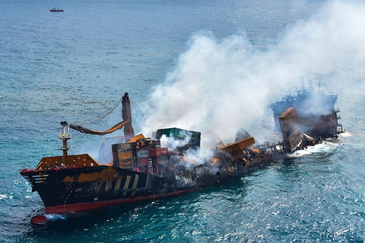Tanker pun hemikalija koji tone mogao bi izazvati ekološku katastrofu