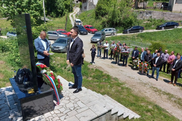 Služen parastos za svirepo ubijene srpske civile kod Trnova