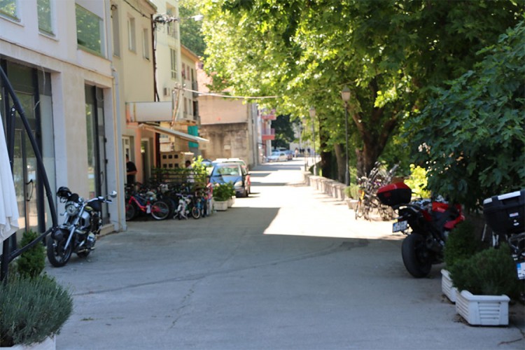 Detalji tuče u Trebinju: Otac i sin se potukli sa dvojicom sugrađana zbog parkinga