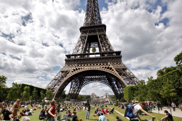Francuska se ponovo otvara za strane turiste