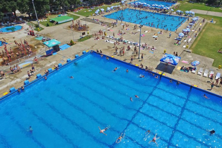 Bazeni u bijeljinskoj Banji "Dvorovi"  počeli sa radom