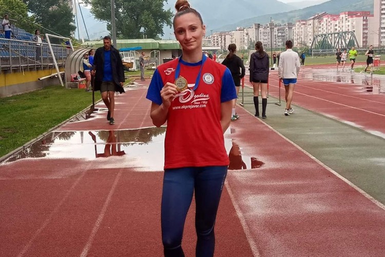 Jelena Gajić slavila u trci na 400 m