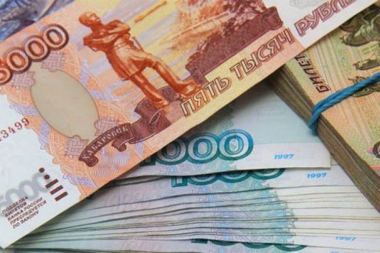 Američki dolar posustao, evro ojačao