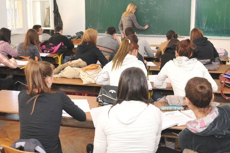 Za učenike koji upišu deficitarna zanimanja stipendija od 100 KM