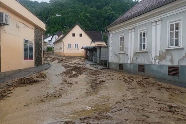 Veliko nevrijeme oko Požege, slijevale se blatne bujice