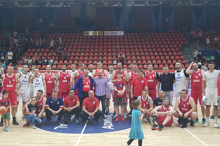 U humanitarnom meču u "Boriku" sakupljeno 14.500 KM za liječenje Slobodana Kesića