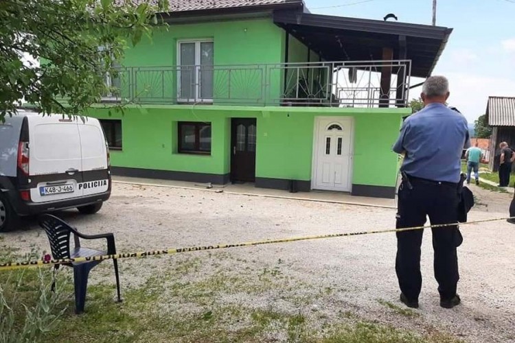Suprugu pištoljem htio natjerati da mu se vrati?
