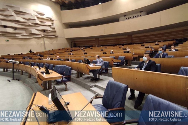 "Uvođenje akciza na električnu energiju neće dugo biti u proceduri"