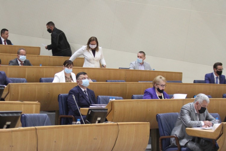 Turkovićeva i Vulićeva "zaratile" zbog "prirode rata"