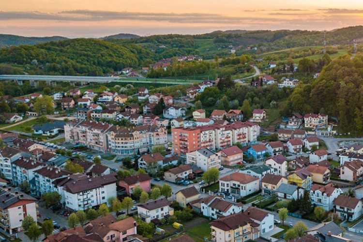 Osniva se srednjoškolski centar u Laktašima