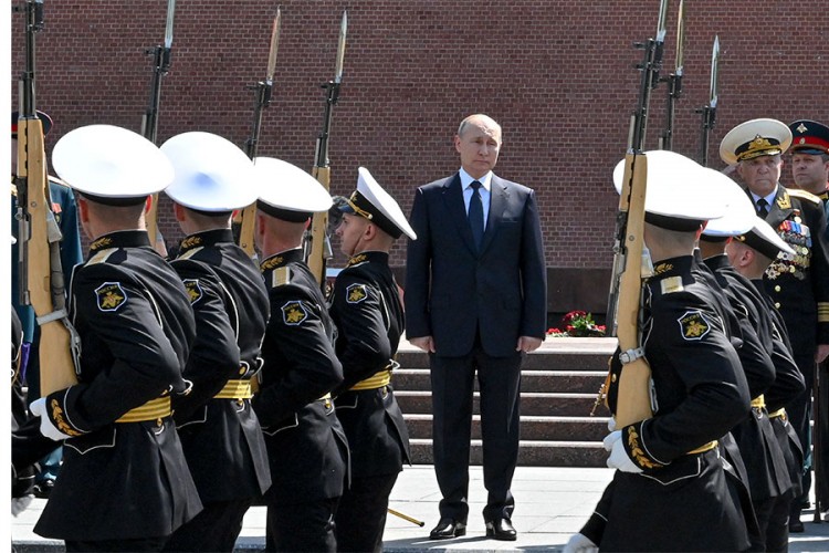 Putin: Krv se pretvara u led kad se prisjetimo nacističkih metoda