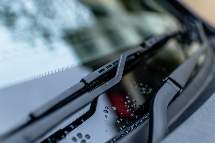 Nesvakidašnju poruku našao zakačenu na brisaču