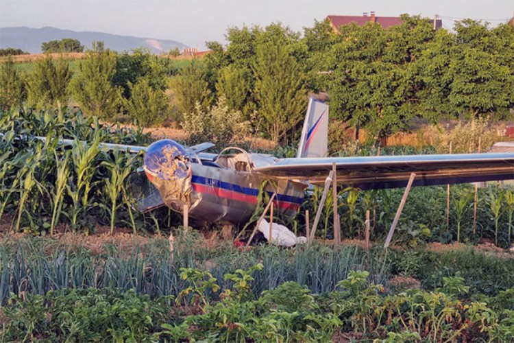 Detalji pada letjelice: Izdao ih motor aviona pa jedrilicu spustio u kukuruzište