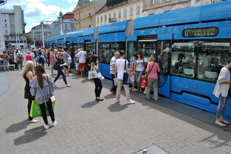Umro u tramvaju, pozlilo mu najvjerovatnije od vrućine