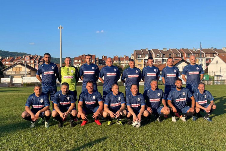 Sportska oprema donirana veteranima FK Željezničar Doboj