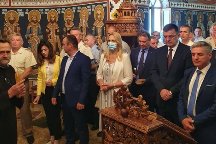 U manastiru Sase služen parastos poginulim srpskim vojnicima