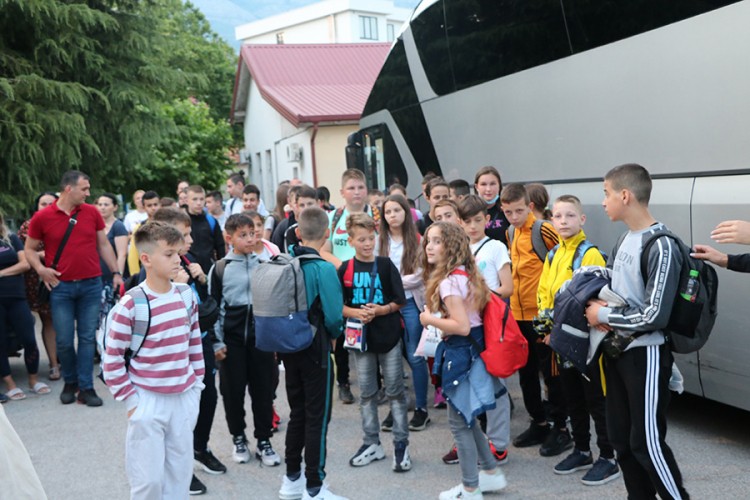 Trebinje ispratilo kući mališane sa Kosova i Metohije