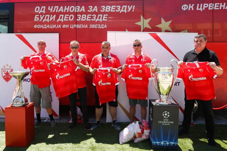 Crvena zvezda i Mozzart dodijelili šampionske dresove Veležu