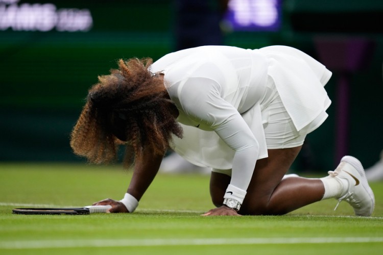 Serena se predala, napustila teren u suzama