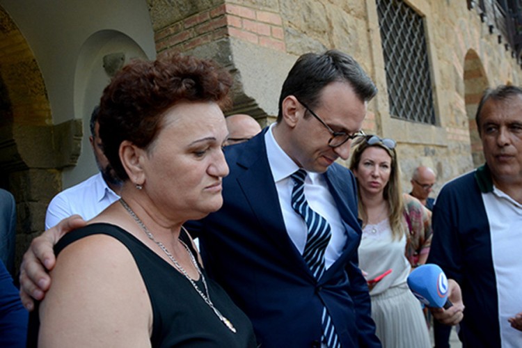 Jedinoj srpskoj povratnici u Đakovici prištinske vlasti zaplijenile vrata