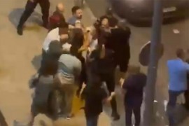 Vlasnik i gosti kafića se potukli sa policijom i komunalcima