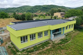 Postavljene fasada i stolarija na vrtiću u Vrbanji