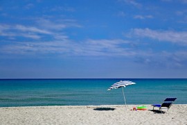 Mlada načelnica uklonila peškire kojima ljudi rezervišu plažu