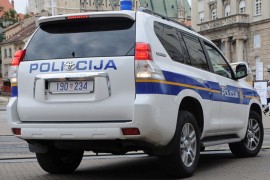 Krijumčari migranata bježali od policije i sletjeli, jedno poginulo