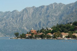 Tri Ukrajinke zbog golotinje kažnjene sa po 450 evra u Crnoj Gori