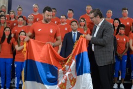 Vučić uručio zastavu olimpijcima
