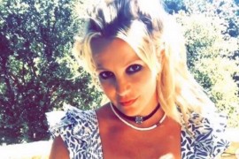 Britni Spirs pozirala potpuno gola i skupila više od 2,2 miliona ...