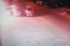 Podmetnuo požar u teretani pa zapalio i sebe: Snimljen kako trči u ...