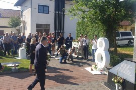 Milanović kod spomenika "Osmica" u Vitezu odao počast ubijenoj djeci
