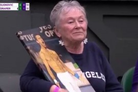Baka sa tribina bodrila Novaka na svakom meču, on joj zahvalio