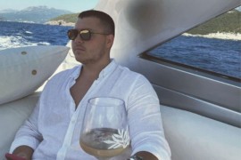 Viktor Živojinović ostavio Sandru?