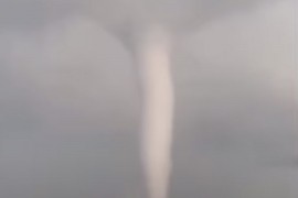Snimljen tornado u Italiji, oštetio usjeve i vinograde