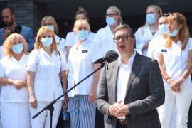 Vučić: Molim lekare da donesu odluku o trećoj vakcini