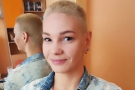Mlada majka donirala kosu za perike djeci