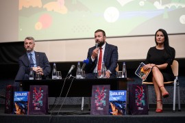 Zahvalnost Kantona Sarajevo Srbiji: Medicinarima 200 KM za odmor u 14 ...