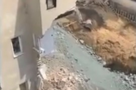 Srušio se još jedan dio zgrade na Vračaru, stanari bez krova nad ...
