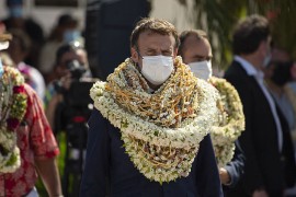Makrona zamalo "udavili" cvijećem