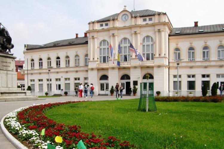 Načelnik odjeljenja osumnjičen da je oštetio grad za 630.500 KM