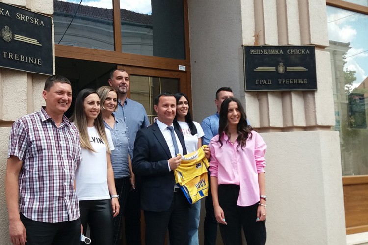 Ćurić primio košarkašice: Najbolji ambasadori grada i RS