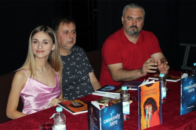 Otac i kćerka predstavili dvije zbirke pjesama