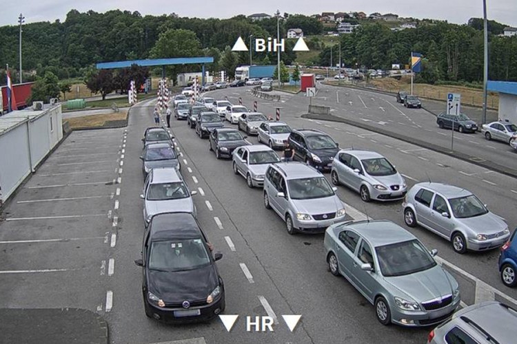 Gužve na dva granična prelaza u BiH