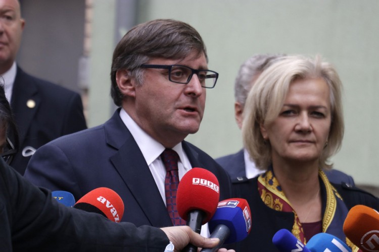Diplomate SAD i EU s liderima BiH: Vlast i opozicija blizu izbornih rješenja